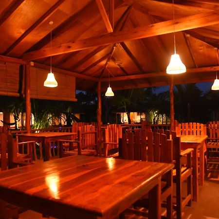 Prime Surfers Bungalow Baie d'Arugam Extérieur photo