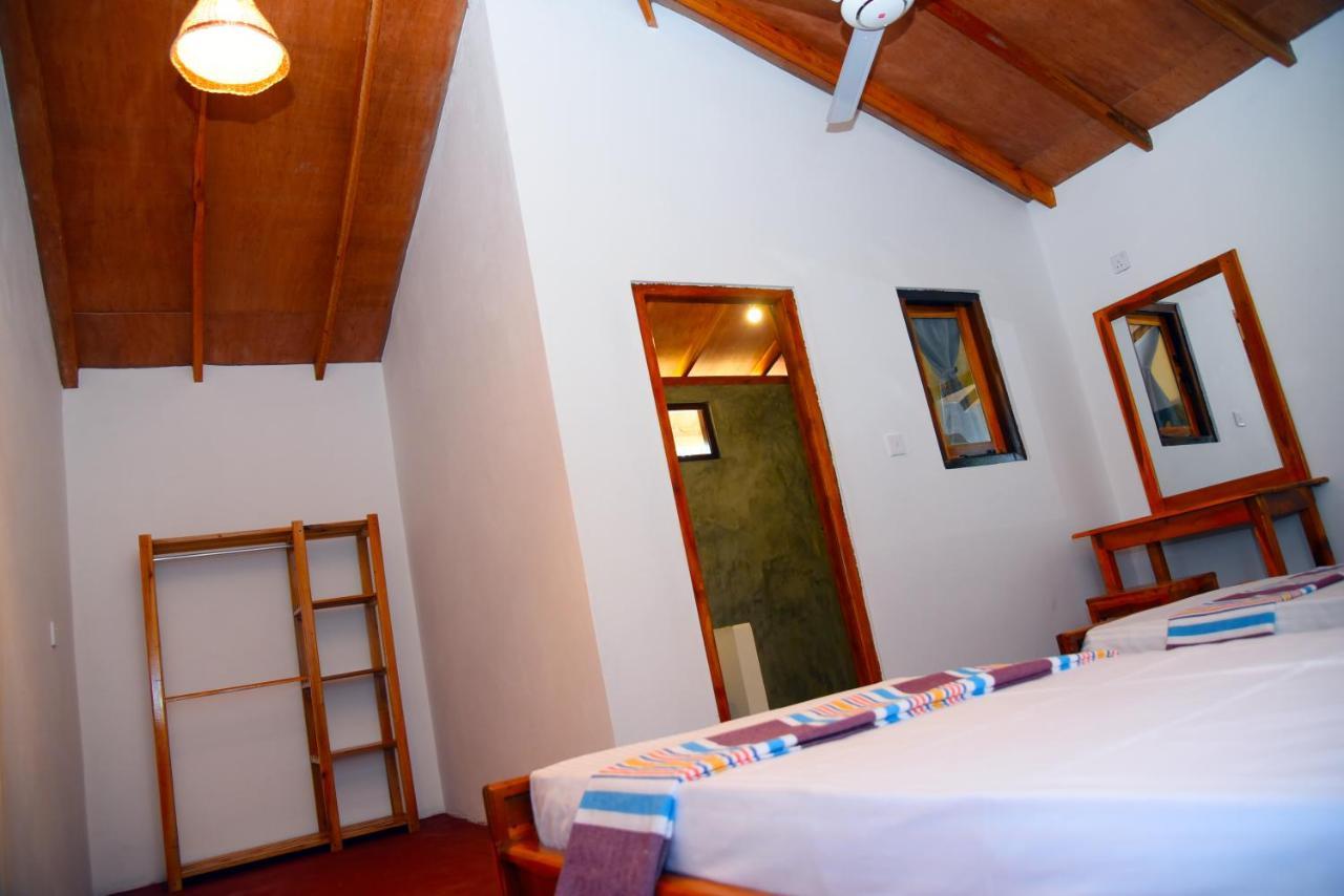 Prime Surfers Bungalow Baie d'Arugam Extérieur photo