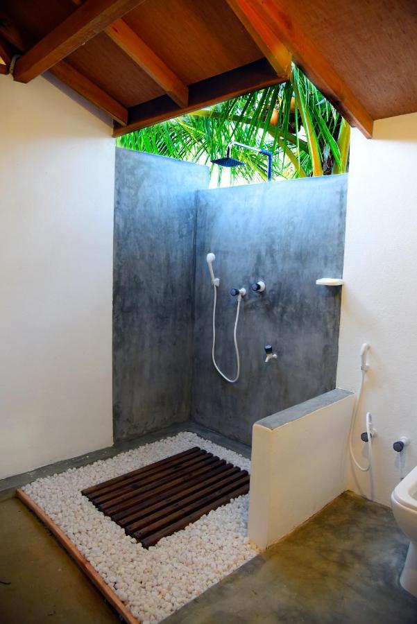 Prime Surfers Bungalow Baie d'Arugam Extérieur photo