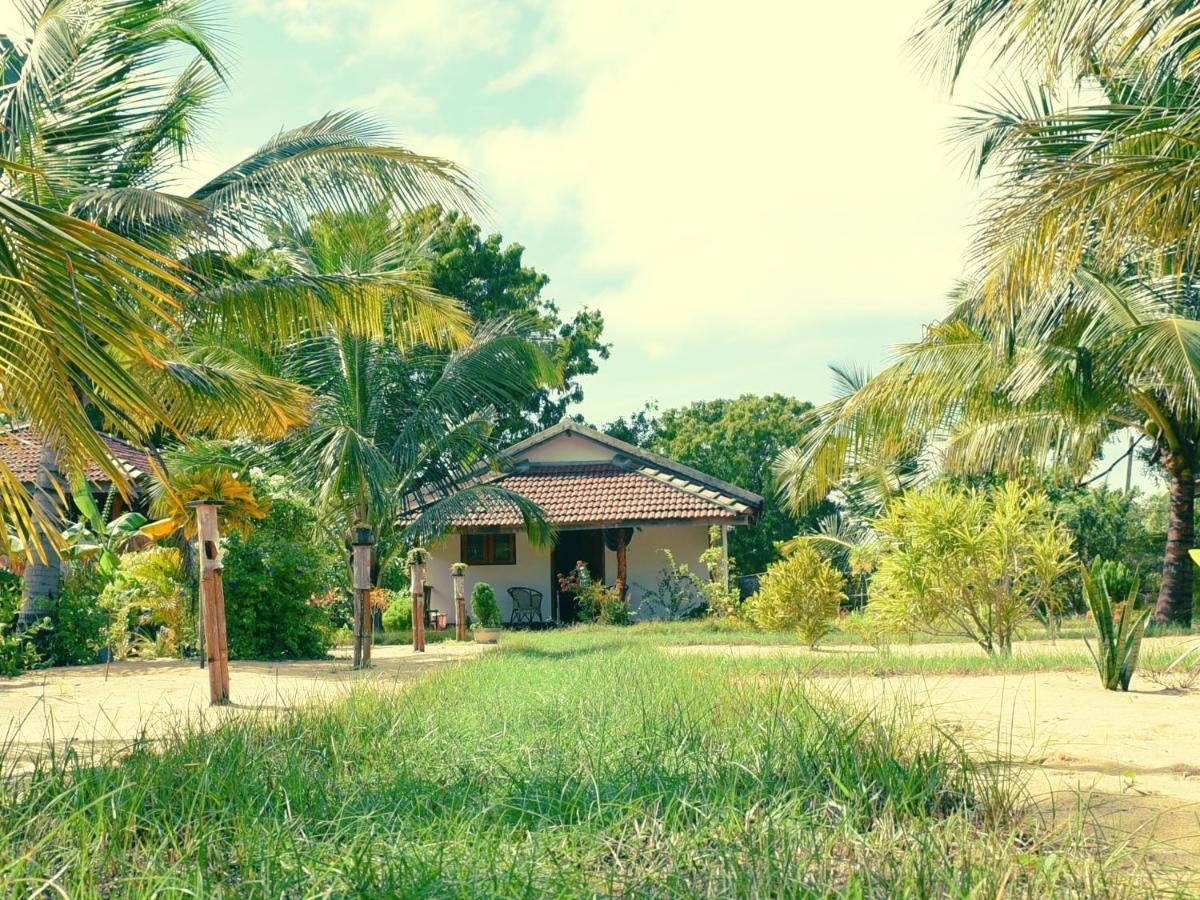 Prime Surfers Bungalow Baie d'Arugam Extérieur photo