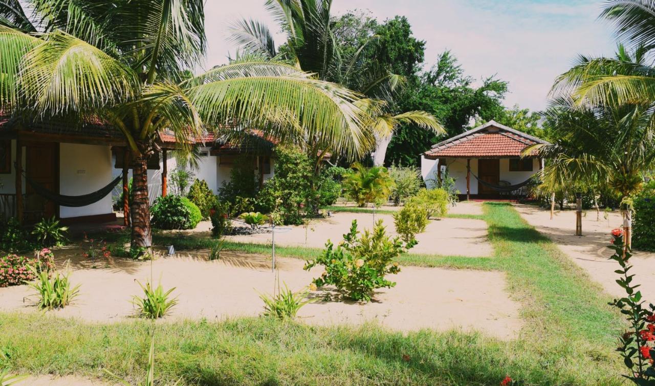 Prime Surfers Bungalow Baie d'Arugam Extérieur photo